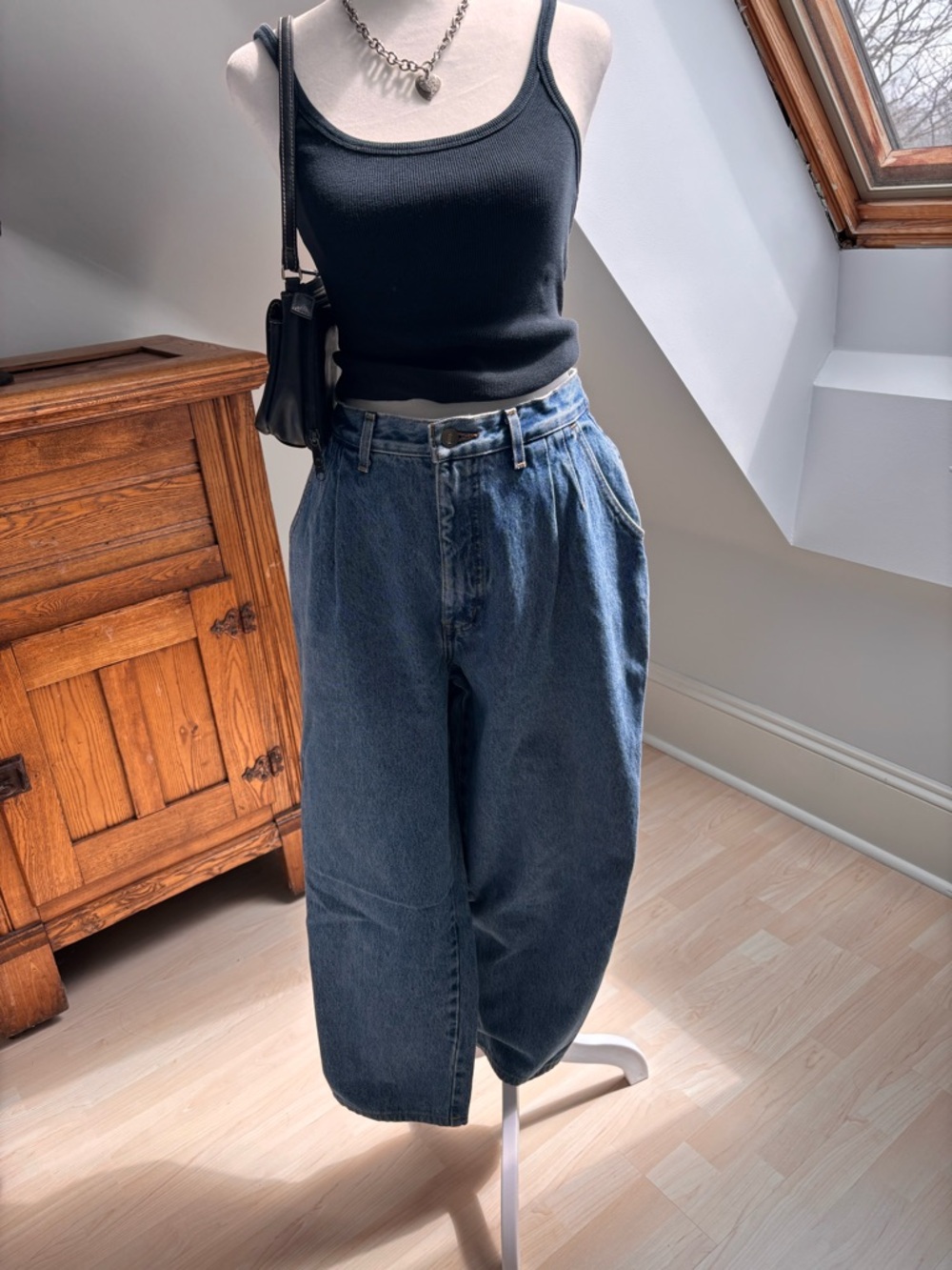 Vintage Nevada High-Rise Pleated Jeans 🤍